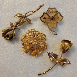 Lot of 4 vintage gold brooches